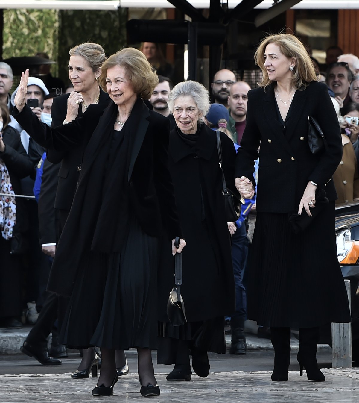 Infanta Elena, Regina Sofia, Principessa Irene e Infanta Cristina partecipano al Servizio Memoriale di 40 giorni per il Re Costantino II presso la Cattedrale Metropolita il 18 febbraio 2023 ad Atene, Grecia (Milos Bicanski/Getty Images)