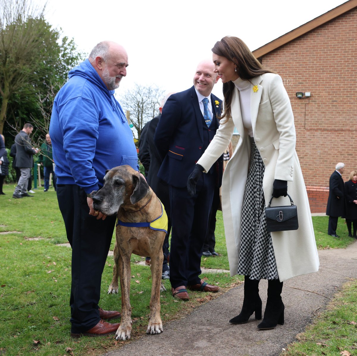 La Principessa di Galles visita il Centro di Riabilitazione Brynawel il 28 febbraio 2023 a Pontyclun, Galles (Ian Vogler - WPA Pool/Getty Images)