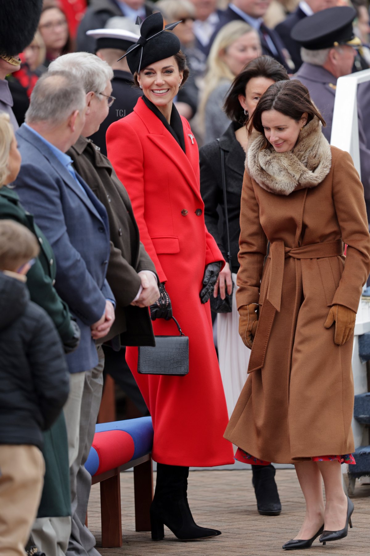 La Principessa di Galles sorride durante una visita al 1° Battaglione dei Welsh Guards presso la Combermere Barracks per la Parata del Giorno di San Davide il 1 marzo 2023 a Windsor, Inghilterra (Chris Jackson/Getty Images)