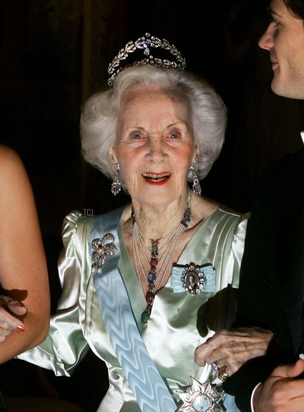 La Principessa Lilian di Svezia partecipa alla cena del Re per i vincitori del Premio Nobel al Palazzo Reale di Stoccolma, 11 dicembre 2004 (Wolfgang Rattay/REUTERS/Alamy)