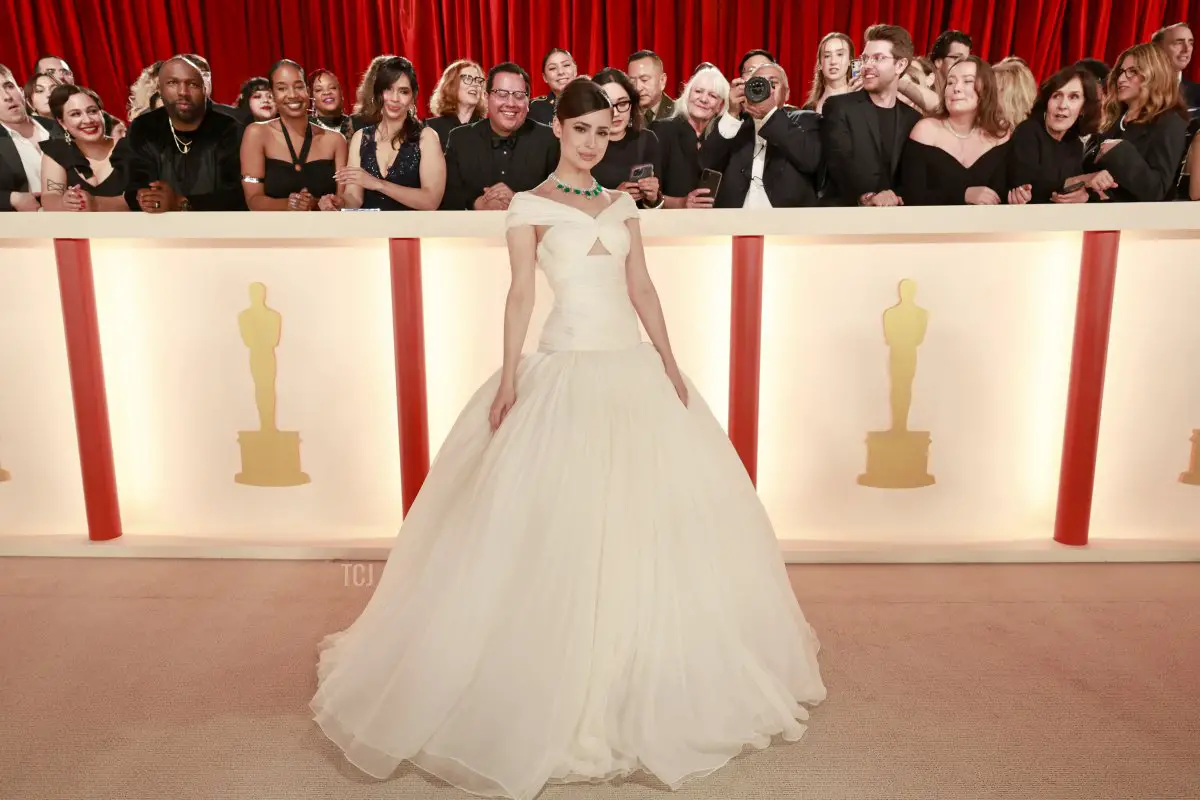 L'attrice e cantante americana Sofia Carson partecipa alla 95a edizione degli Academy Awards presso il Dolby Theatre di Hollywood, California, il 12 marzo 2023 (Emma McIntyre/Getty Images)