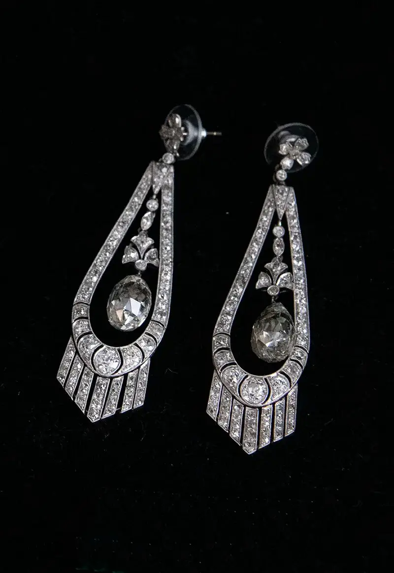 Orecchini in diamante Art Deco dalla collezione della Regina Soraya dell'Afghanistan (Fred Leighton)