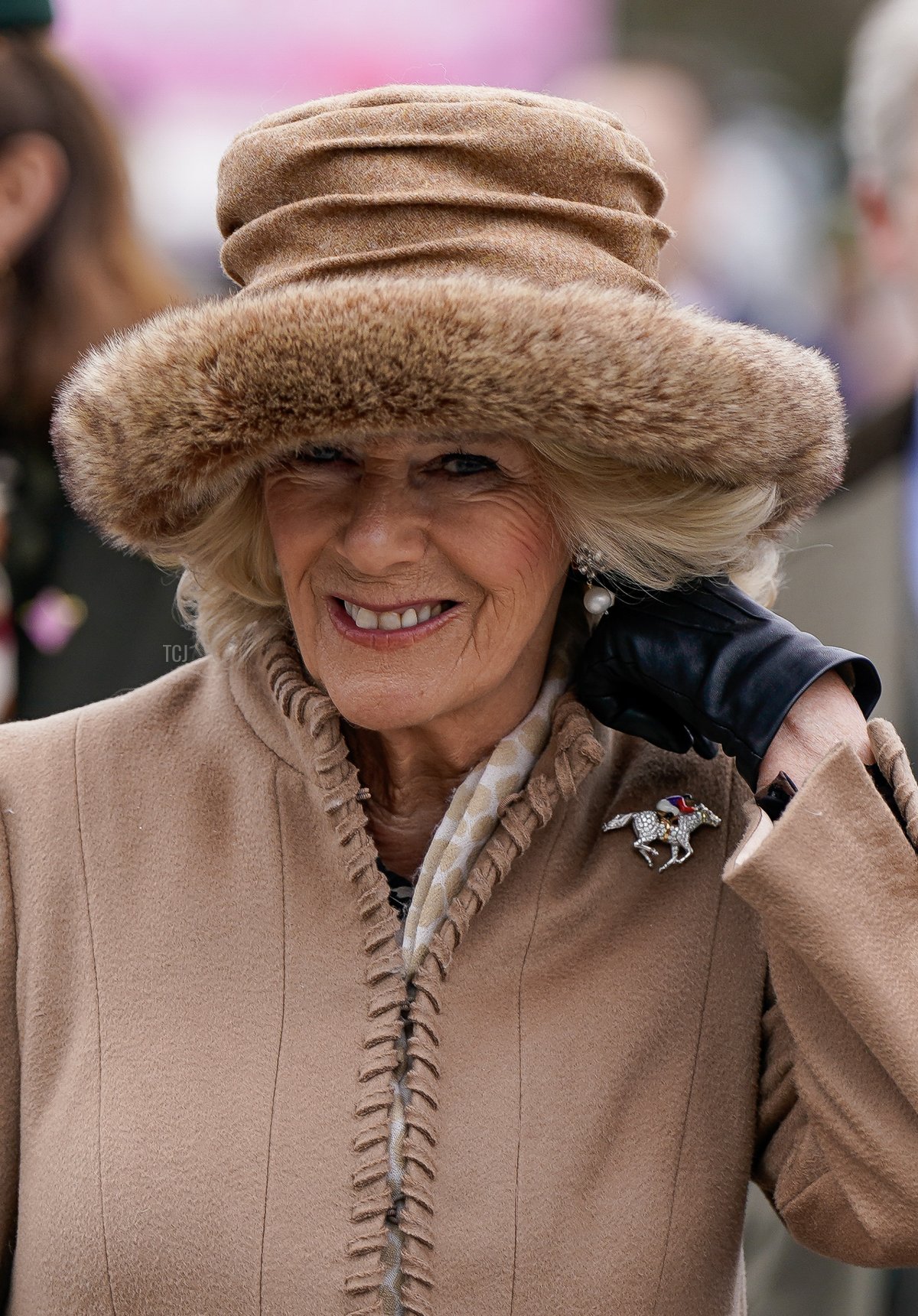 Regina Camilla arriva sulla pista durante la seconda giornata del Cheltenham Festival 2023 all'ippodromo di Cheltenham il 15 marzo 2023 a Cheltenham, Inghilterra (Alan Crowhurst/Getty Images)