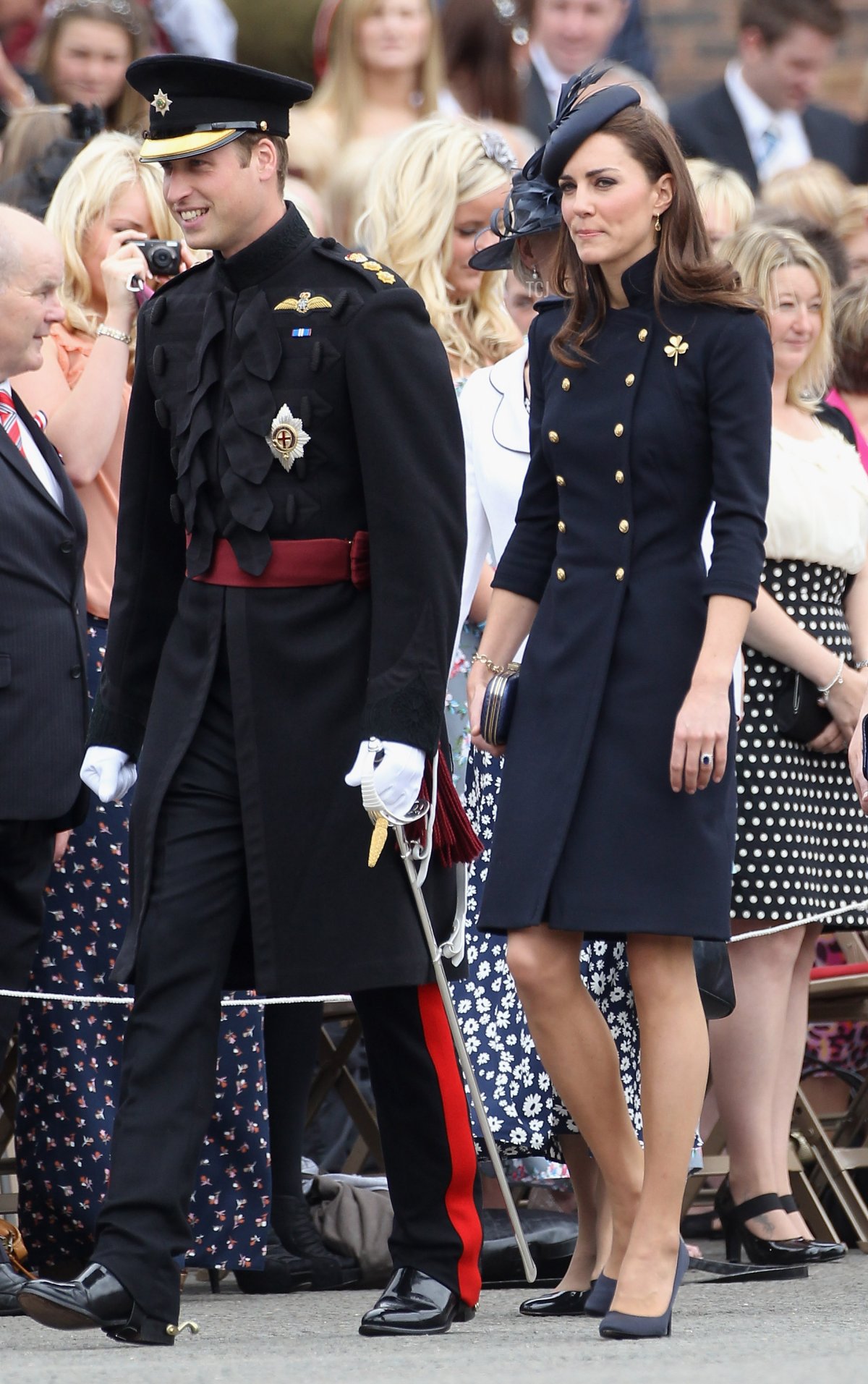 Il Duca e la Duchessa di Cambridge partecipano alla Parata delle Medaglie dei Gardiani Irlandesi presso le Caserme Victoria il 25 giugno 2011 a Windsor, Inghilterra (Chris Jackson/Getty Images)