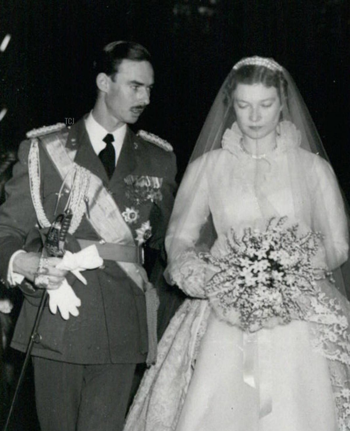 Il Granduca Ereditario Giovanni del Lussemburgo sposa la Principessa Giuseppina-Carlotta del Belgio nella cattedrale del Lussemburgo, 9 aprile 1953 (Keystone Press/Alamy)