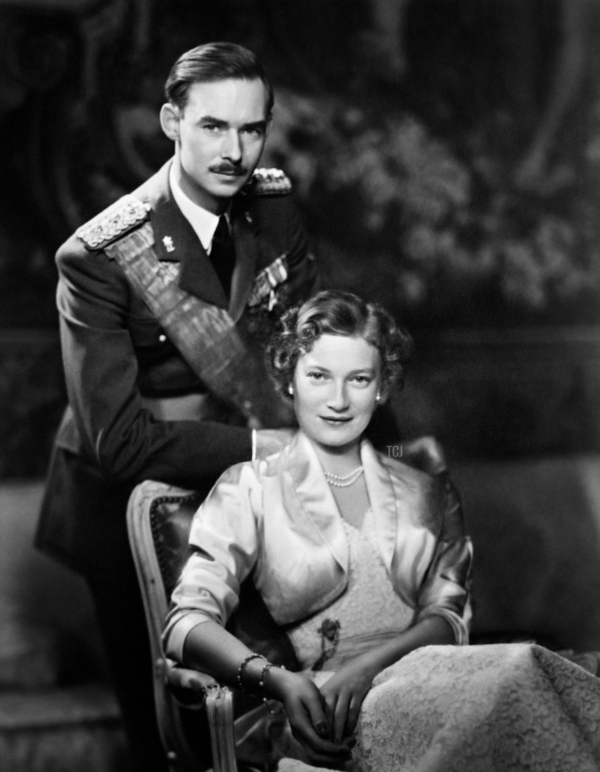 La Principessa Giuseppina-Carlotta del Belgio e il suo fidanzato, il Granduca Ereditario Giovanni del Lussemburgo, ritratti nel 1953 (AFP via Getty Images)