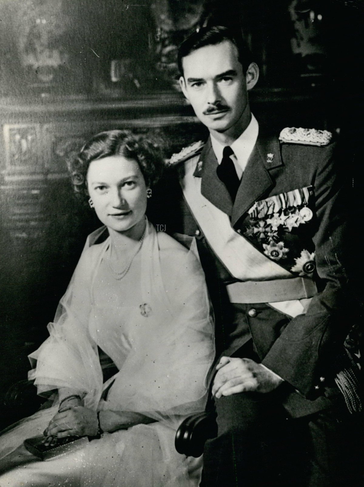 La Principessa Giuseppina-Carlotta del Belgio e il suo fidanzato, il Granduca Ereditario Giovanni del Lussemburgo, ritratti nel marzo 1953 (Keystone Press/Alamy)