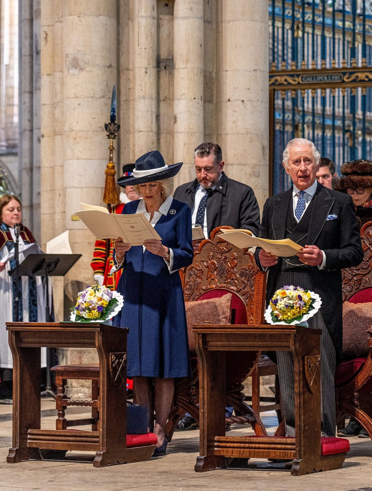 Il re Carlo III e la regina Camilla partecipano al servizio di Royal Maundy presso la York Minster il 6 aprile 2023 (CHARLOTTE GRAHAM/POOL/AFP via Getty Images)