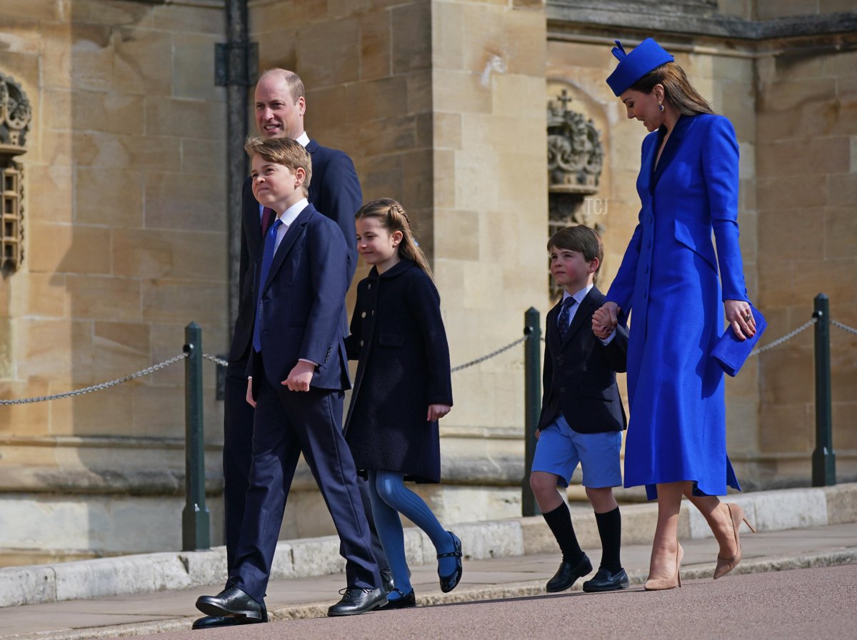 Il Principe e la Principessa di Galles, con il Principe George, la Principessa Charlotte e il Principe Louis, partecipano al Servizio Pasquale di Mattutino al Castello di Windsor il 9 aprile 2023 a Windsor, Inghilterra (Yui Mok - WPA Pool/Getty Images)