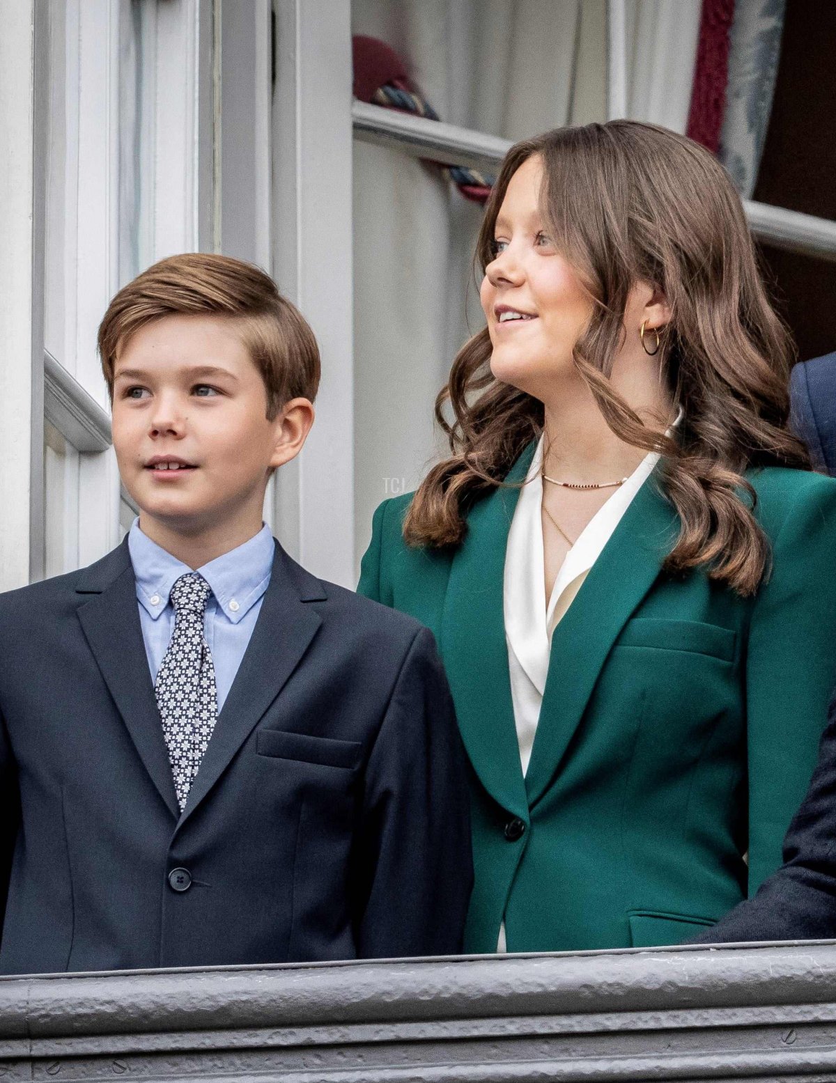 Il Principe Vincent e la Principessa Isabella sul balcone del Castello di Amalienborg a Copenaghen per l'83° compleanno della Regina, il 16 aprile 2023 (MADS CLAUS RASMUSSEN/Ritzau Scanpix/AFP via Getty Images)