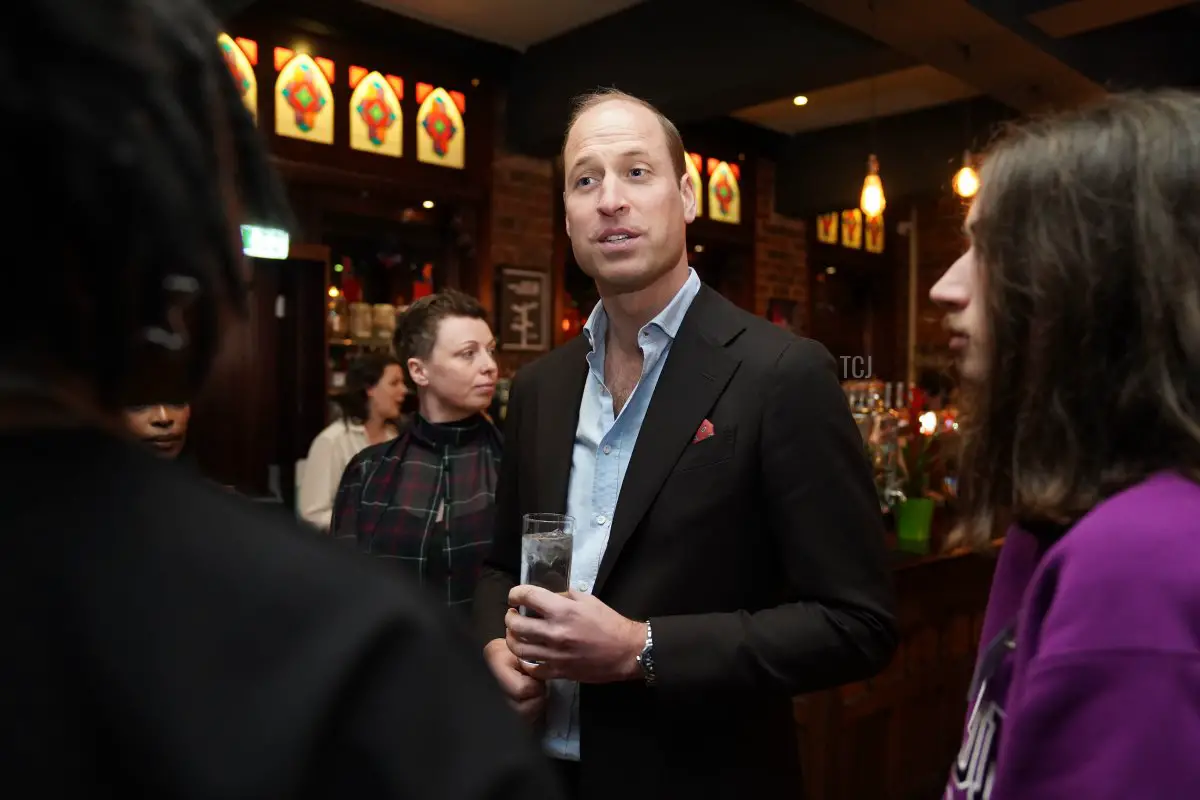 Il Principe di Galles incontra futuri leader e imprenditori locali del settore delle industrie creative di Birmingham durante un evento presso The Rectory il 20 aprile 2023 in Inghilterra (Jacob King - WPA Pool/Getty Images)