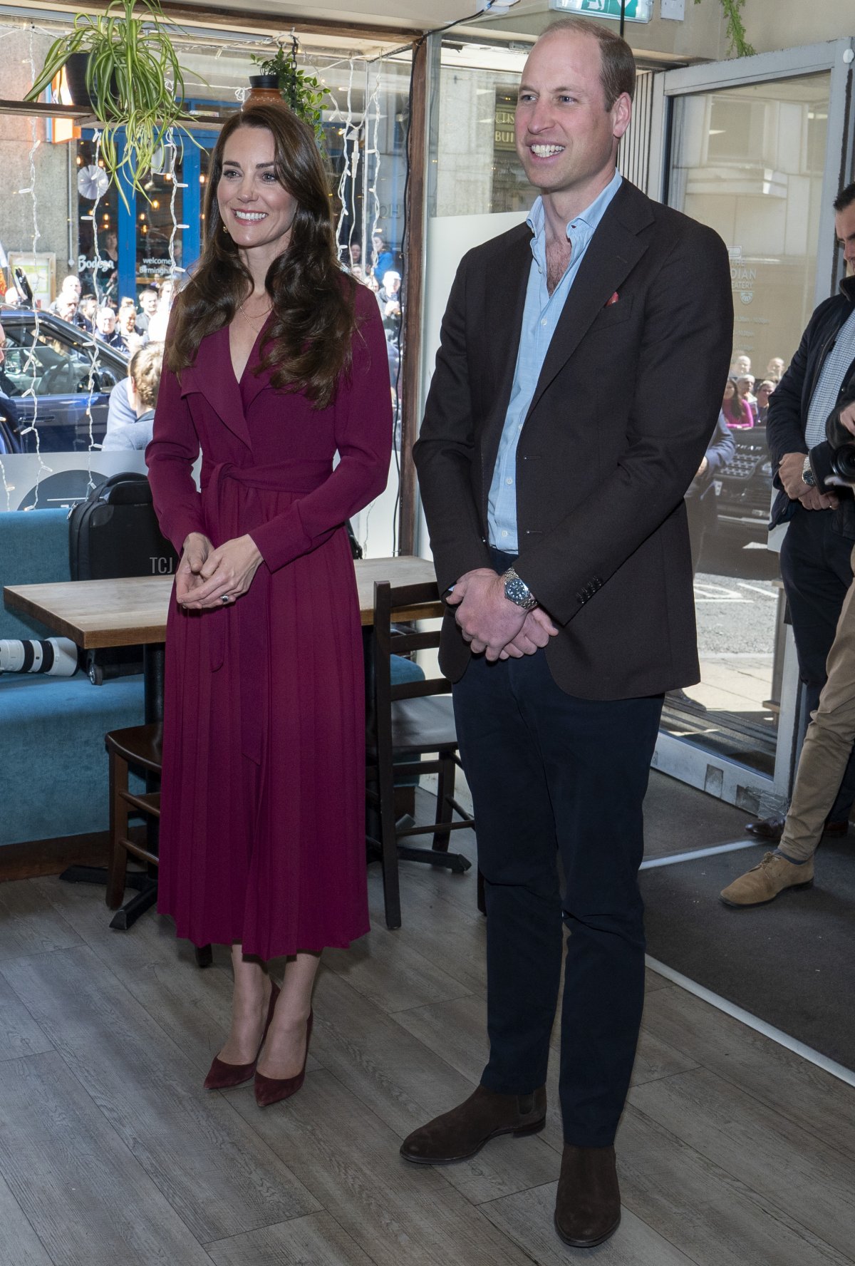 Il Principe e la Principessa di Galles visitano l'Indian Streatery, un ristorante indiano autentico e indipendente nel centro città, il 20 aprile 2023 a Birmingham, Inghilterra (Arthur Edwards - WPA Pool/Getty Images)