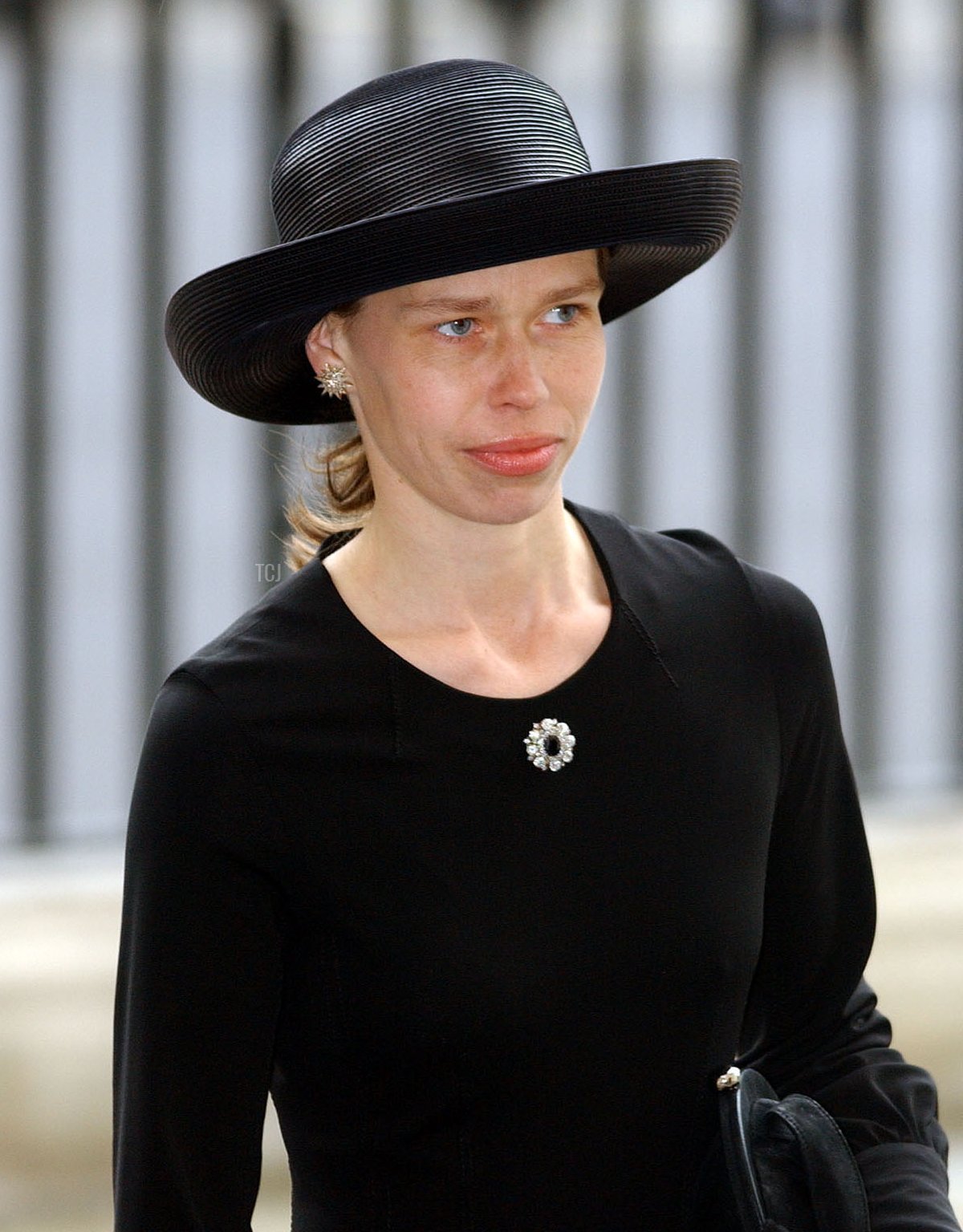 Lady Sarah Chatto partecipa a un servizio in memoria di sua madre, la defunta Principessa Margaret, all'Abbazia di Westminster il 19 aprile 2002 (STEPHEN HIRD/AFP via Getty Images)