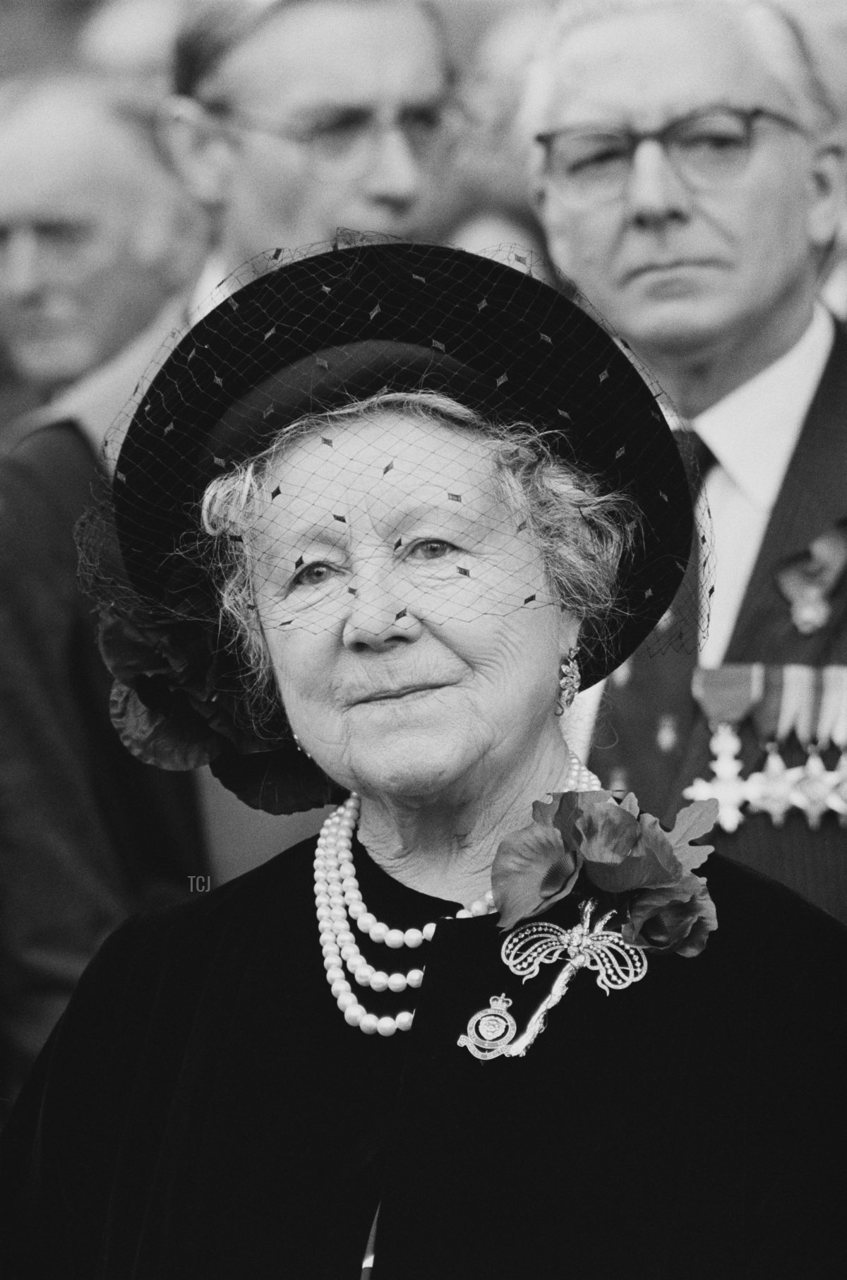 La Regina Madre nel Giorno dell'Armistizio, 11 novembre 1983 (Len Trievnor/Daily Express/Hulton Archive/Getty Images)