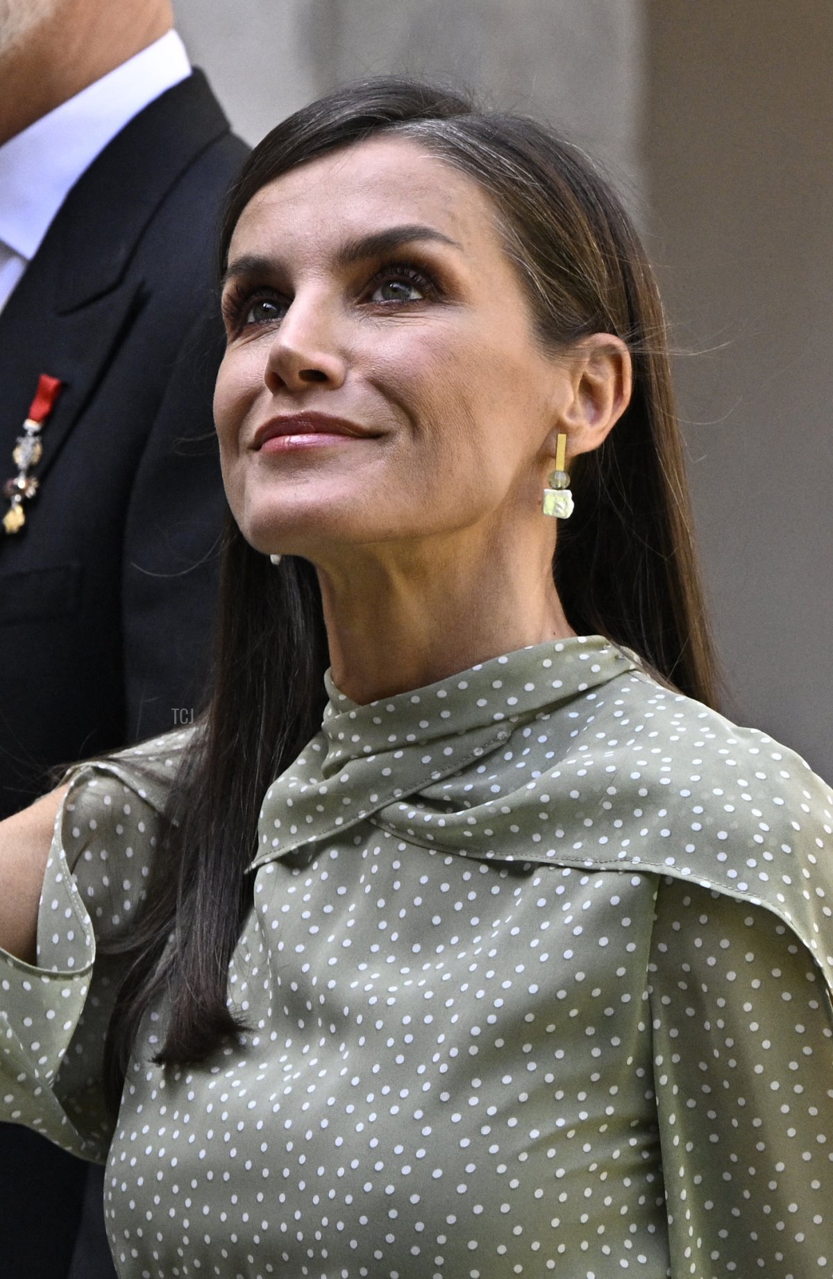 La Regina Letizia di Spagna arriva all'Università di Alcalá de Henares per la presentazione del Premio Miguel de Cervantes il 24 aprile 2023 (JAVIER SORIANO/AFP via Getty Images)