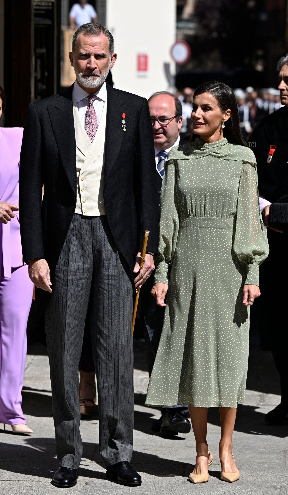 Il Re Felipe VI e la Regina Letizia di Spagna arrivano all'Università di Alcalá de Henares per la presentazione del Premio Miguel de Cervantes il 24 aprile 2023 (JAVIER SORIANO/AFP via Getty Images)