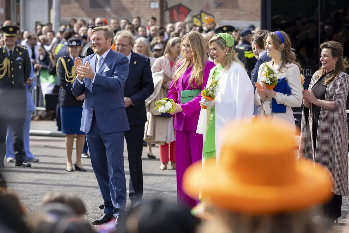 Membri della famiglia reale olandese celebrano la Giornata del Re a Rotterdam, 27 aprile 2023 (ROBIN VAN LONKHUIJSEN/ANP/AFP via Getty Images)