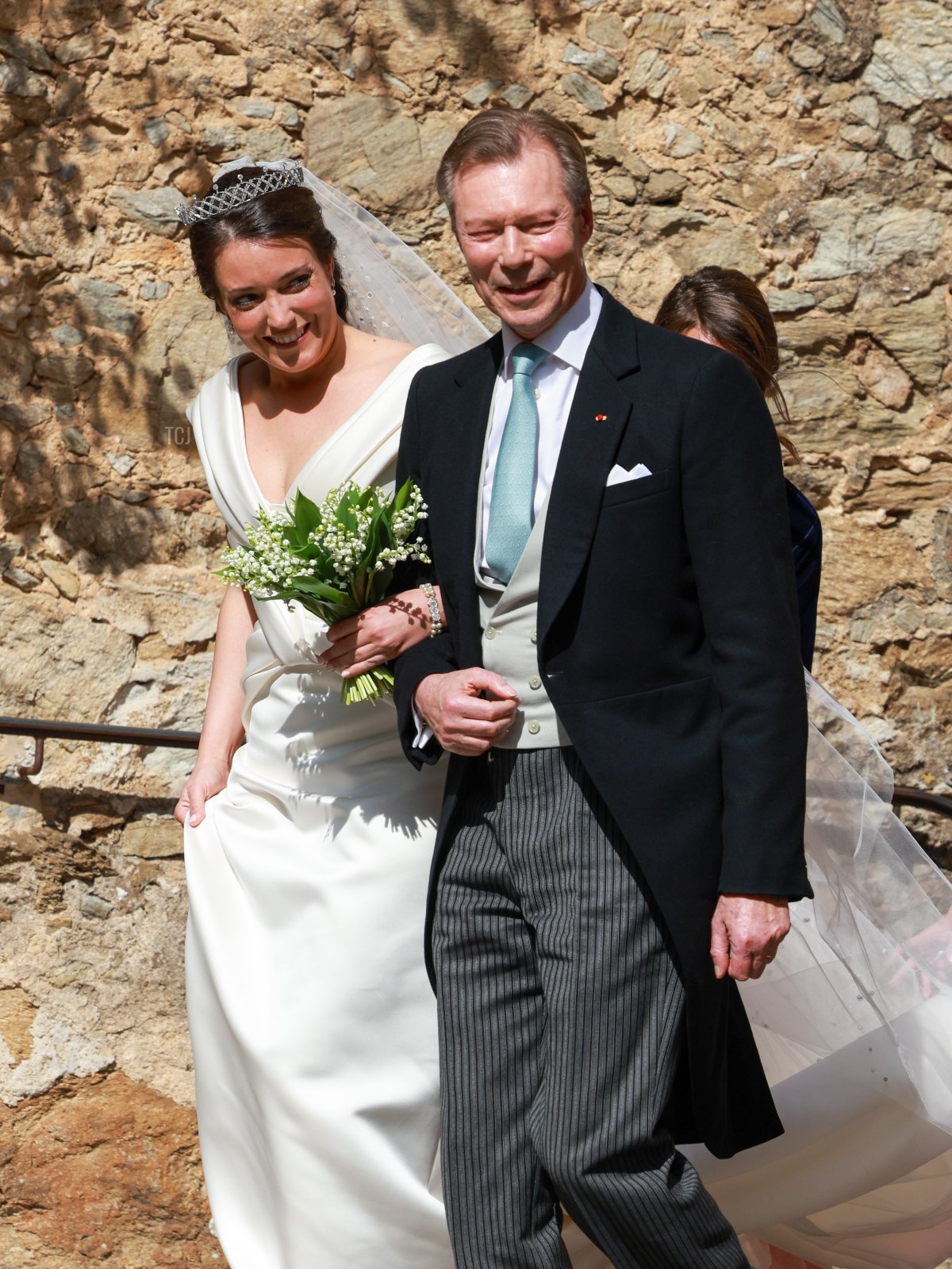 Il Gran Duca Henri di Lussemburgo e la Principessa Alexandra di Lussemburgo arrivano per il suo matrimonio religioso con Nicolas Bagory il 29 aprile 2023 a Bormes-les-Mimosas, Francia (Arnold Jerocki/Getty Images)