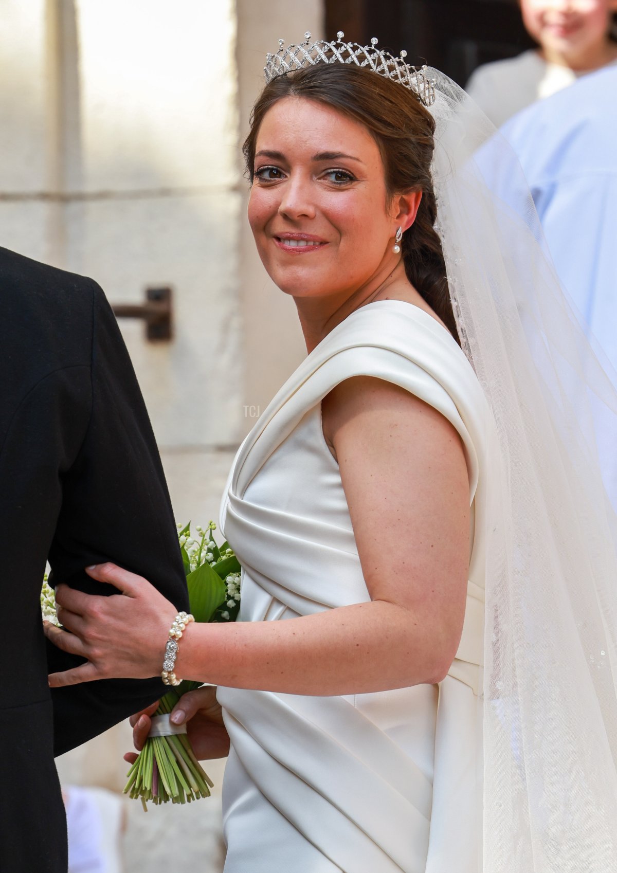 La Principessa Alexandra di Lussemburgo arriva per il suo matrimonio religioso con Nicolas Bagory il 29 aprile 2023 a Bormes-les-Mimosas, Francia (Arnold Jerocki/Getty Images)