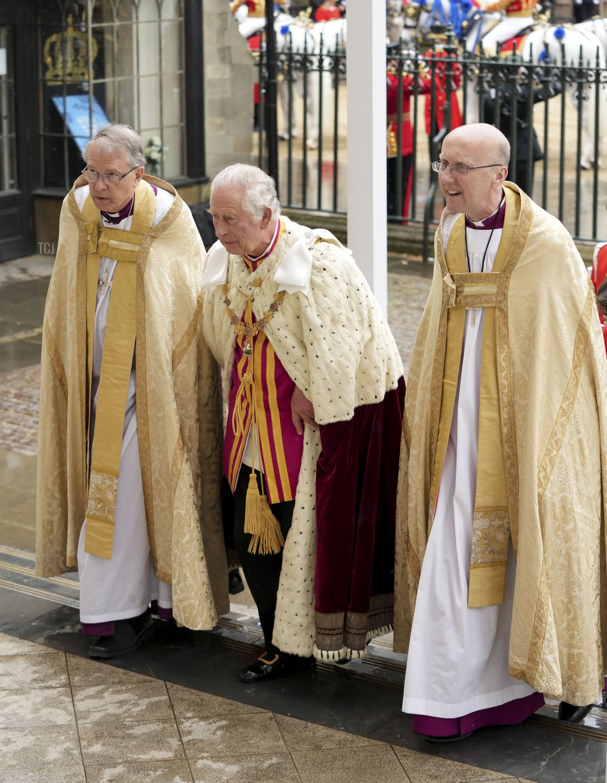 Il Re Carlo III arriva prima della cerimonia di incoronazione presso l'Abbazia di Westminster il 6 maggio 2023 a Londra, Inghilterra (Dan Charity - WPA Pool/Getty Images)