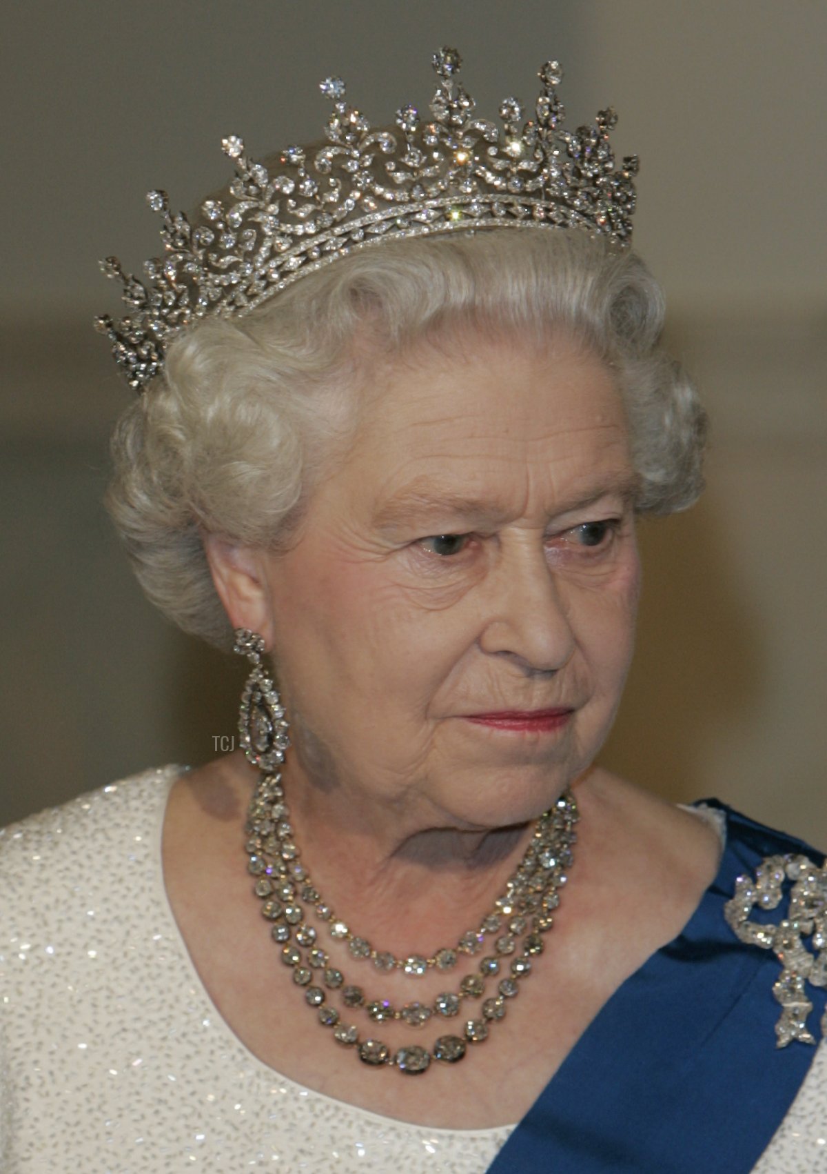 La regina Elisabetta II partecipa a una cena di stato alla Casa Bianca a Washington, D.C. il 7 maggio 2007 (Pool/Getty Images)