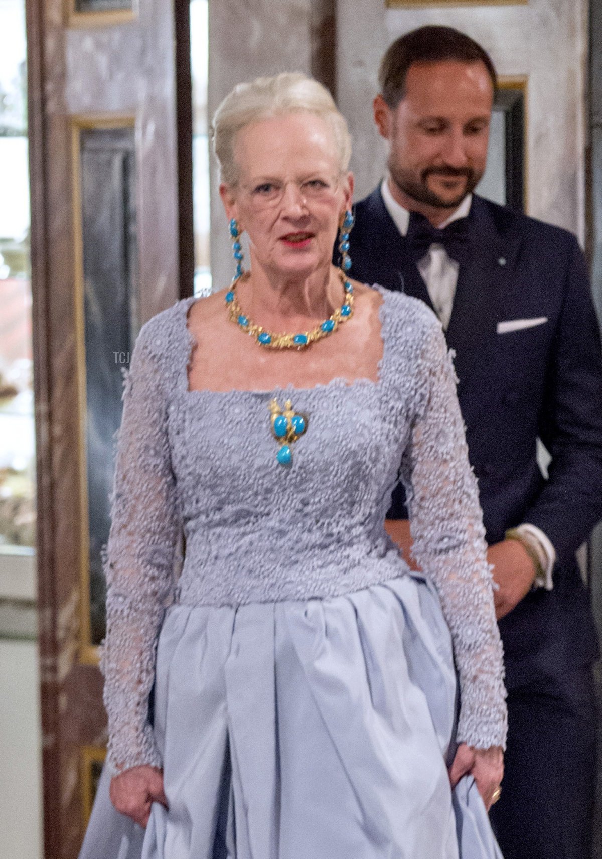 La regina Margherita II di Danimarca arriva per una cena al Palazzo di Fredensborg in occasione del suo 75° compleanno, 16 aprile 2015 (KELD NAVNTOFT/AFP via Getty Images)