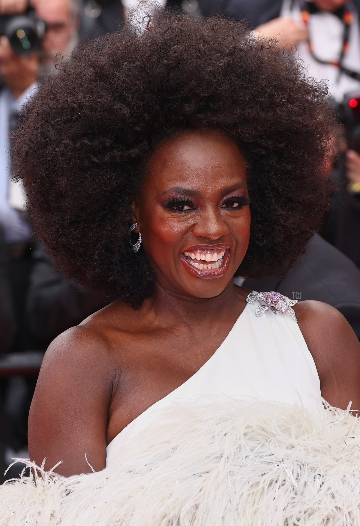 Viola Davis arriva per la proiezione del film 'Kaibutsu' durante il 76° Festival del Cinema di Cannes in Francia il 17 maggio 2023 (Mike Coppola/Getty Images)