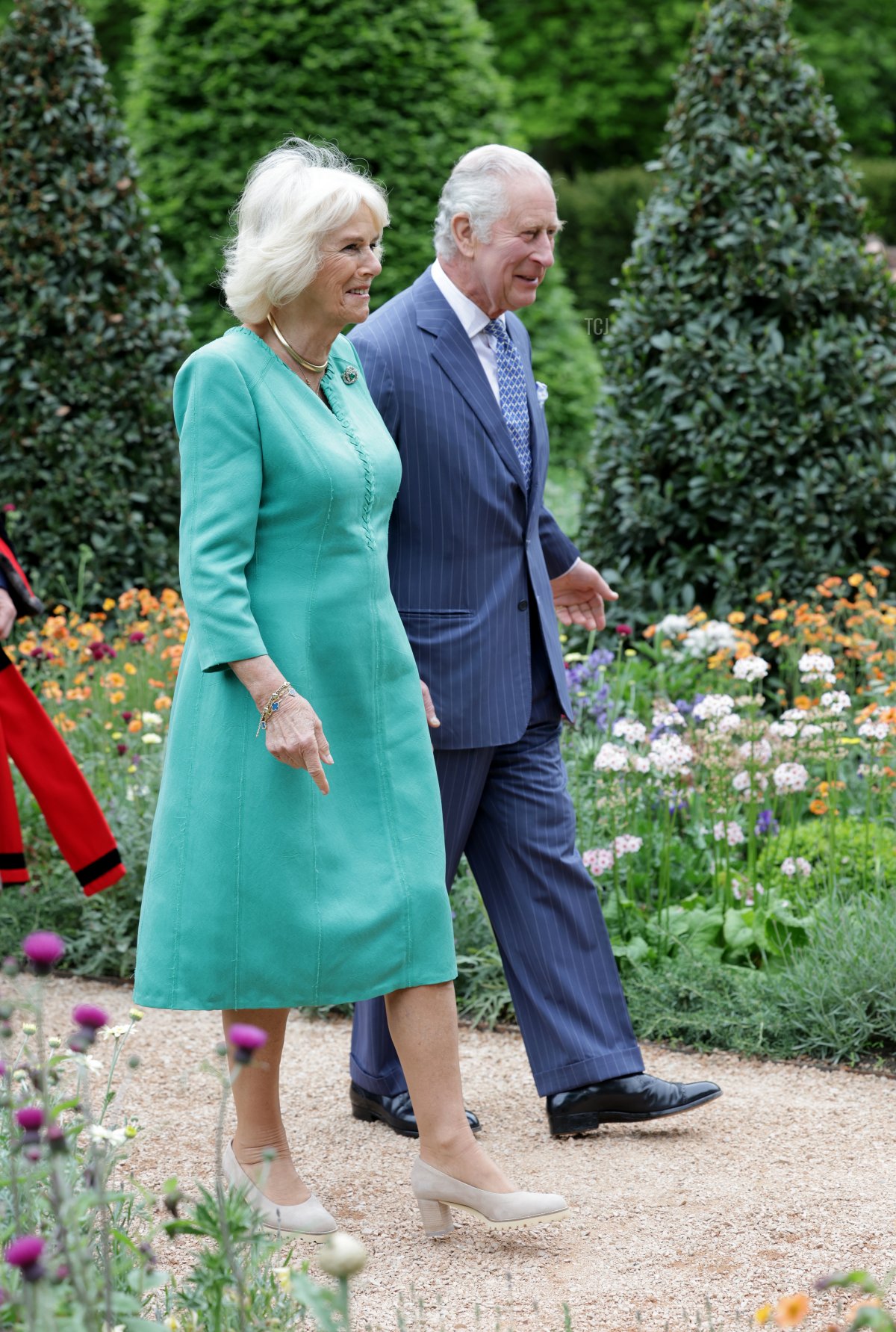 Il Re Carlo III e la Regina Camilla inaugurano il nuovo Giardino della Coronazione durante il primo giorno della loro visita di due giorni in Irlanda del Nord, il 24 maggio 2023 a Newtownabbey, Irlanda del Nord (Chris Jackson/Getty Images)