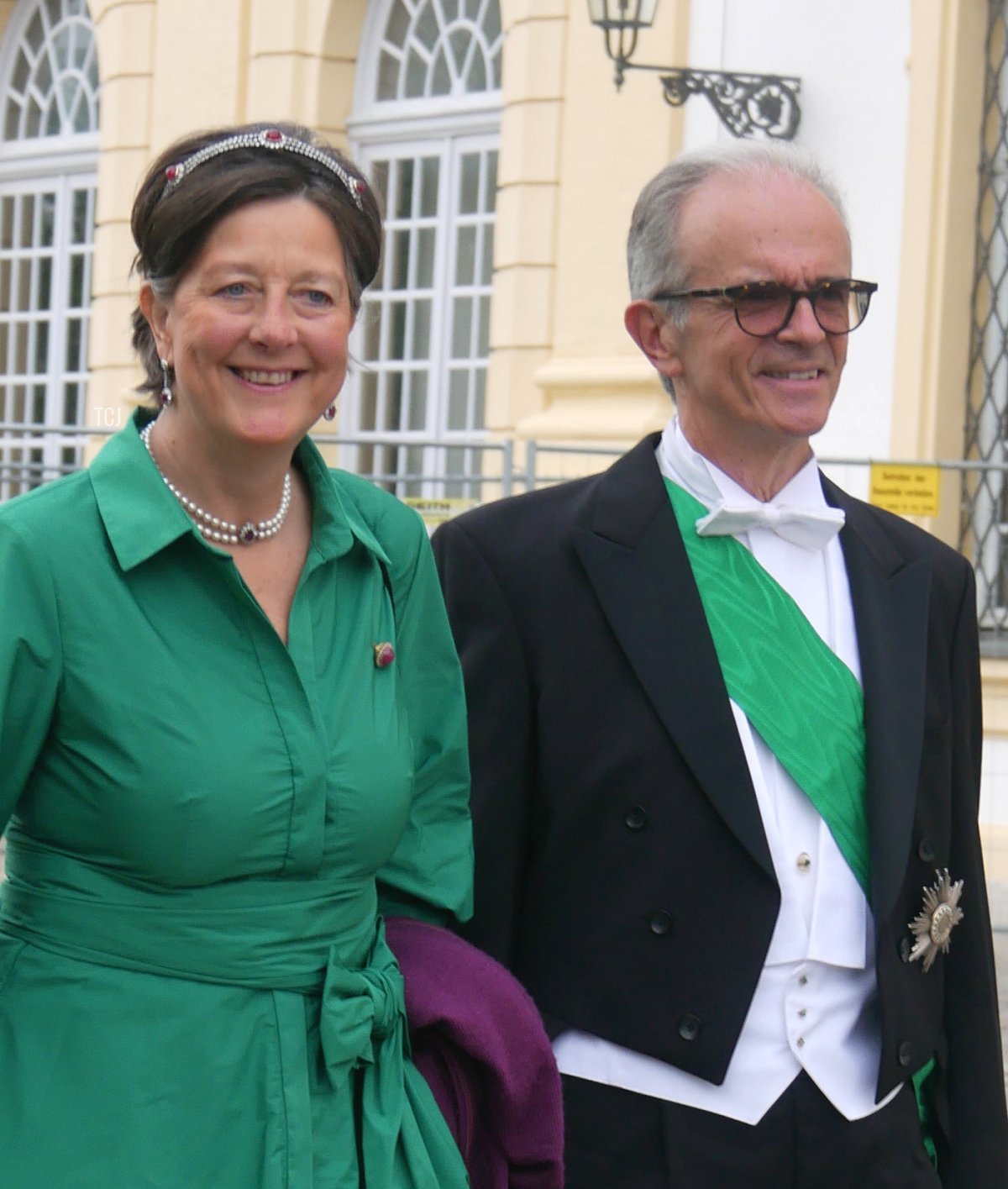 Il principe Alexander e la principessa Gisela, principi di Sassonia, arrivano per una gala di matrimonio in onore del principe Ludwig di Baviera e di Sophie-Alexandra Evekink al Palazzo Nymphenburg di Monaco, 20 maggio 2023 (Photograph © Stefan. Do not reproduce.)