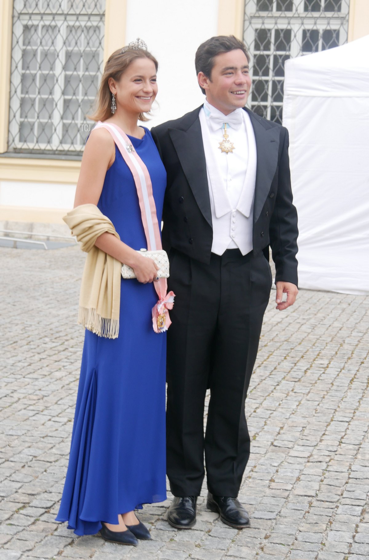 Infanta Maria Francisca, Duchessa di Coimbra e il suo fidanzato, Duarte de Sousa Araújo Martins, arrivano per un gala di matrimonio che celebra il Principe Ludwig di Baviera e Sophie-Alexandra Evekink a Palazzo Nymphenburg a Monaco, 20 Maggio 2023 (Fotografia © Stefan. Non riprodurre.)