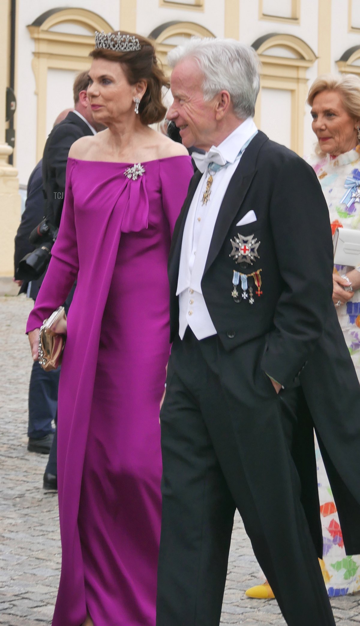 Il Principe Albrecht e la Principessa Angela di Oettingen-Spielberg arrivano per un gala di matrimonio che celebra il Principe Ludwig di Baviera e Sophie-Alexandra Evekink a Palazzo Nymphenburg a Monaco, 20 Maggio 2023 (Fotografia © Stefan. Non riprodurre.)