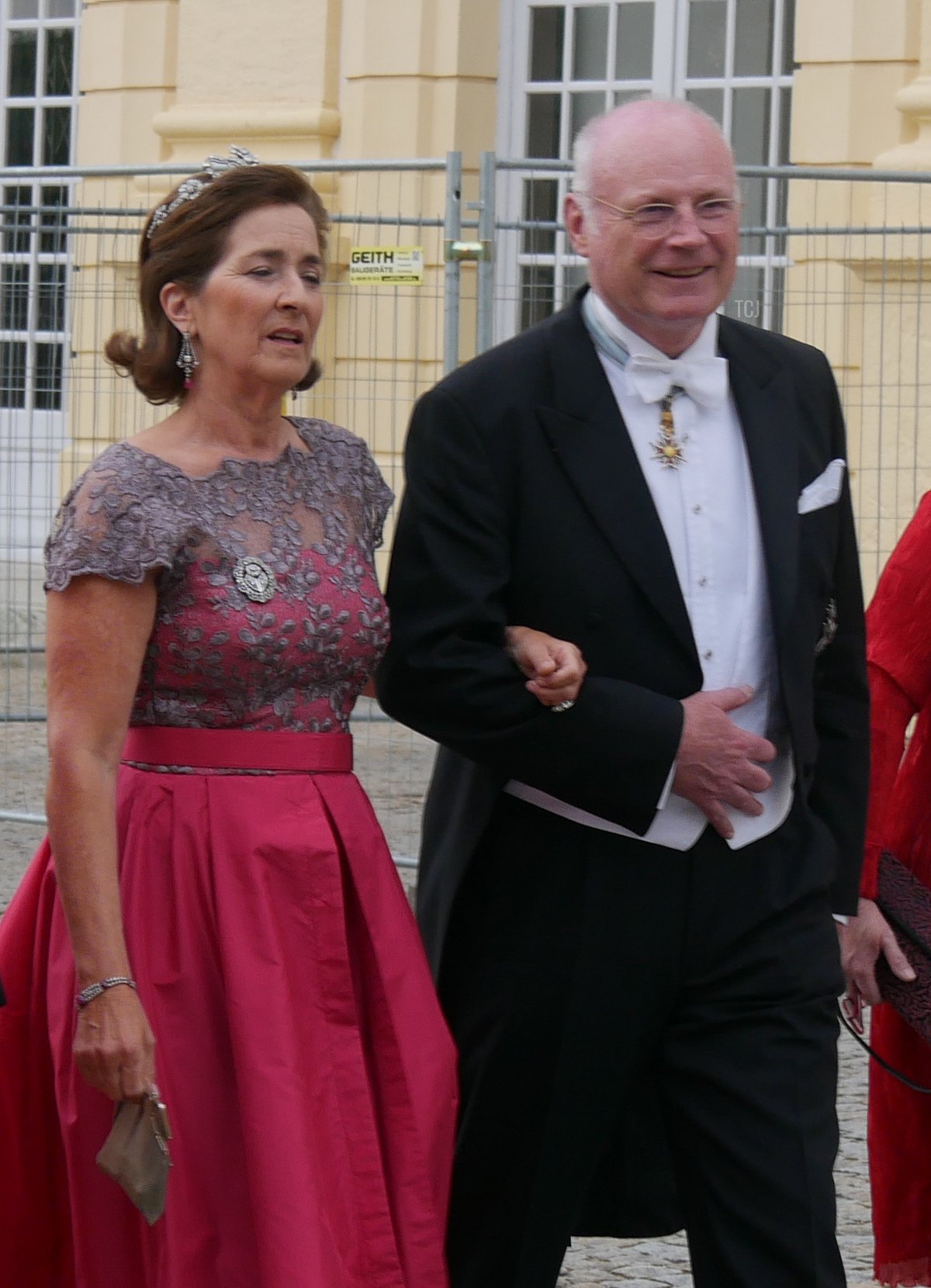 Il Principe Alexander e la Principessa Martina von Quadt zu Wykradt und Isny arrivano per un gala di matrimonio che celebra il Principe Ludwig di Baviera e Sophie-Alexandra Evekink a Palazzo Nymphenburg a Monaco, 20 Maggio 2023 (Fotografia © Stefan. Non riprodurre.)