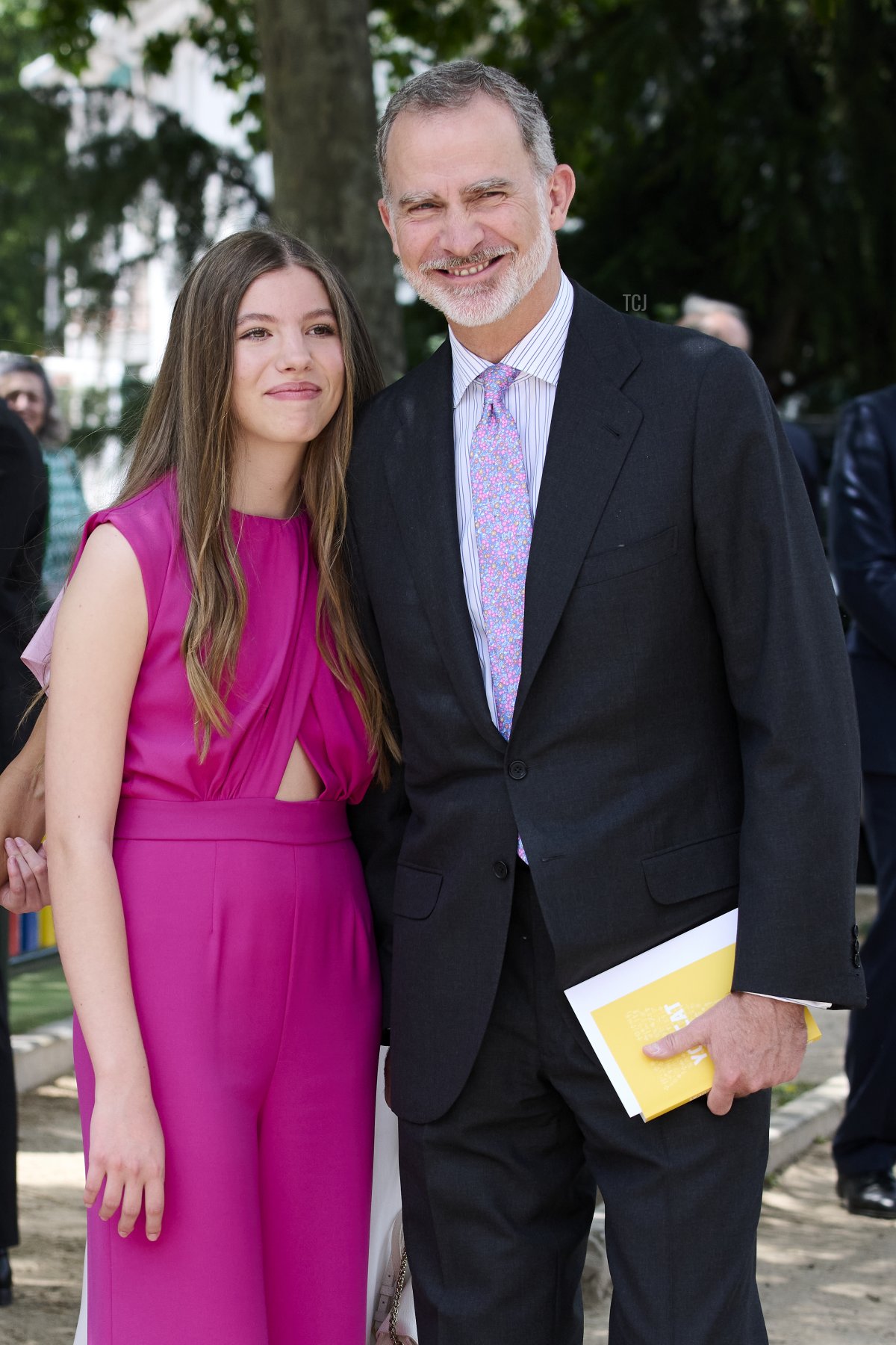 Re Felipe VI di Spagna e Infanta Sofia di Spagna arrivano per la sua cresima presso la Chiesa dell'Asunzione della Nostra Signora nel comune di Aravaca il 25 maggio 2023 a Madrid, Spagna (Carlos Alvarez/Getty Images)