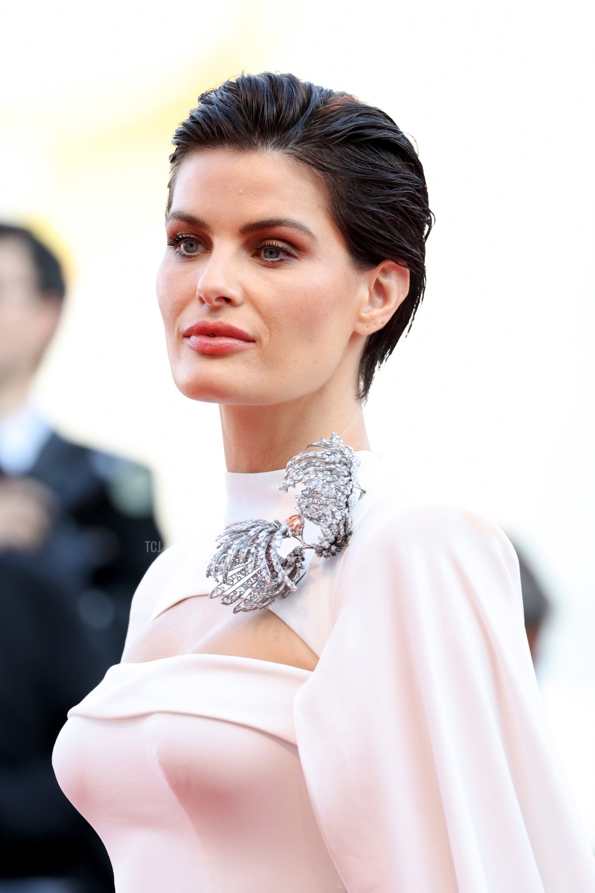 Isabeli Fontana walks the red carpet ahead of the opening ceremony of the 79th Venice International Film Festival on August 31, 2022 in Venice, Italy (Vittorio Zunino Celotto/Getty Images)