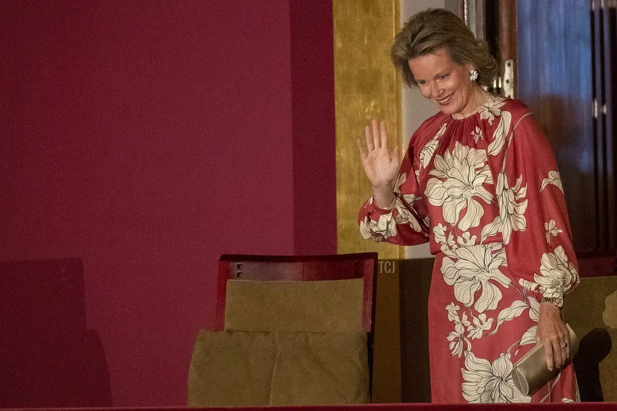 La Regina Mathilde dei Belgi è ritratta durante l'inizio delle finali dell'edizione 2023 del Concorso di Voce Regina Elisabetta presso la sala concerti Bozar a Bruxelles il 1 giugno 2023 (NICOLAS MAETERLINCK/Belga/AFP via Getty Images)