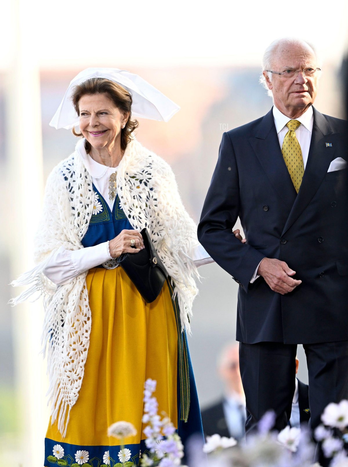 Il Re Carlo XVI Gustavo e la Regina Silvia di Svezia partecipano alle celebrazioni per il Giorno Nazionale a Skansen a Stoccolma, 6 Giugno 2023 (Pontus Lundahl/TT News Agency/Alamy)