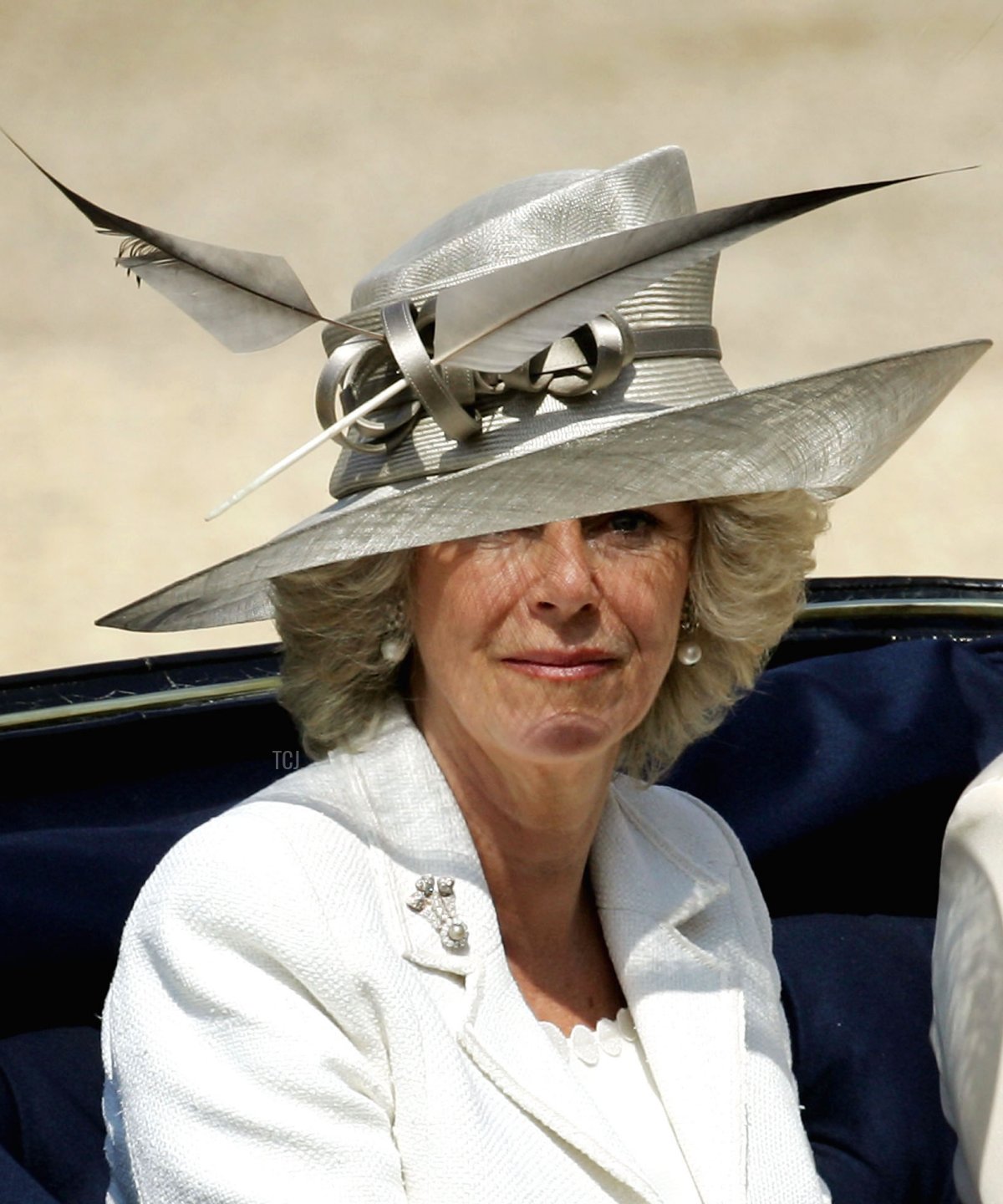 La Duchessa di Cornovaglia arriva al Trooping del Colore del 1° Battaglione Grenadier Guards, marcando il compleanno ufficiale della Regina, a Horse Guards Parade l'11 giugno 2005 a Londra, Inghilterra (Graeme Robertson/Getty Images)