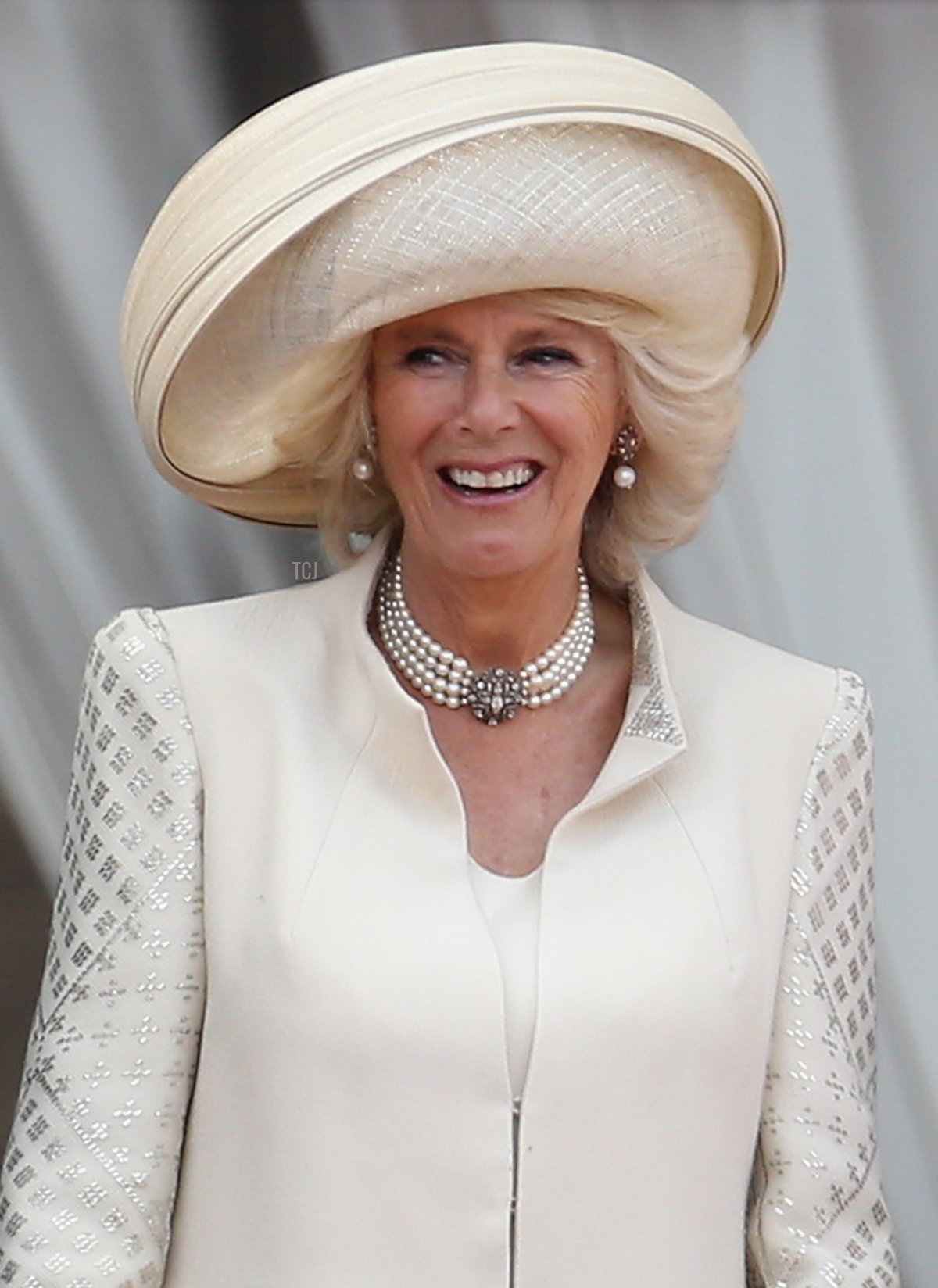 La Duchessa di Cornovaglia ride il balcone di Buckingham Palace durante la cerimonia annuale del Trooping the Colour il 15 giugno 2013 a Londra, Inghilterra (Chris Jackson/Getty Images)