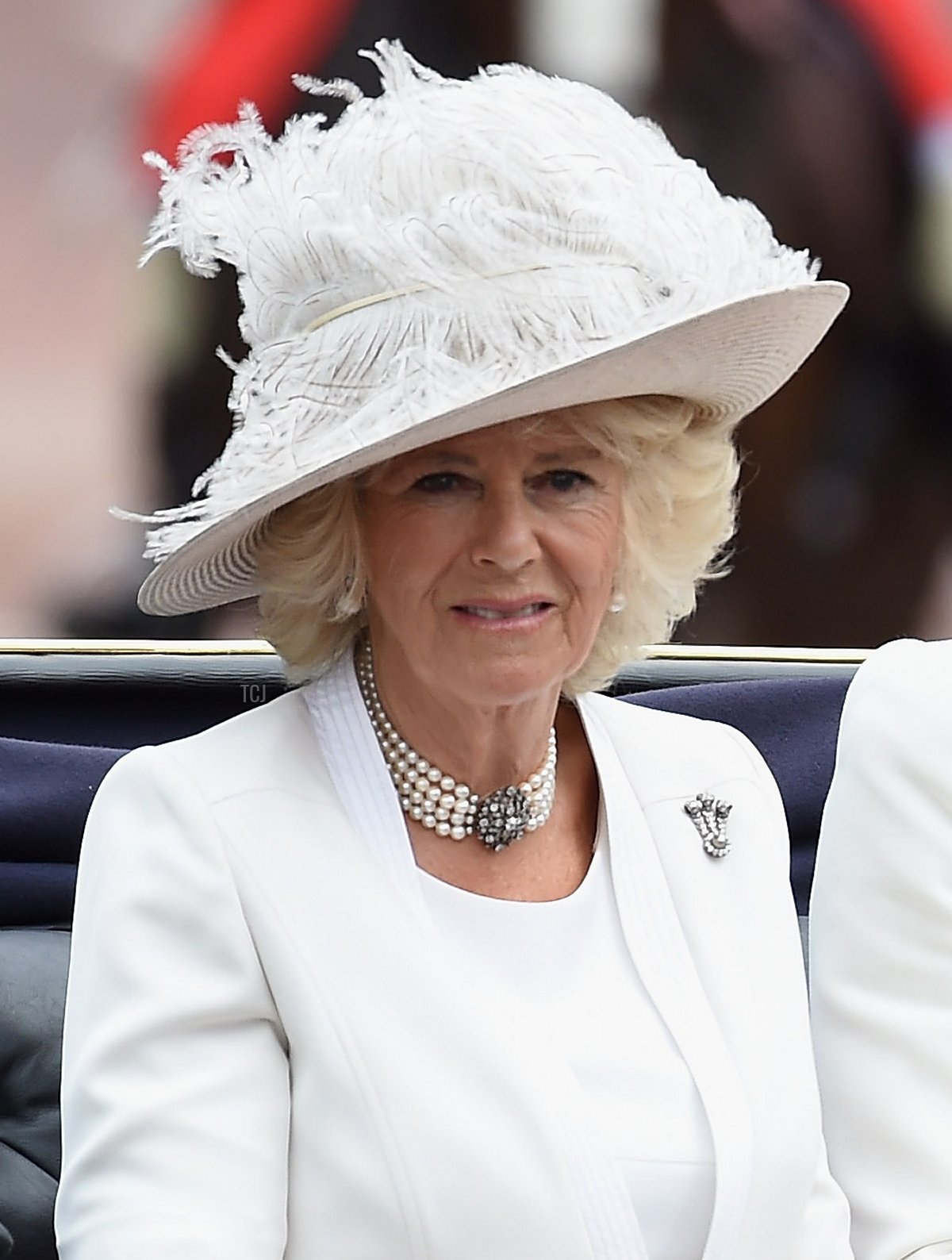 La Duchessa di Cornovaglia siede in carrozza durante il Trooping the Colour, quest'anno per celebrare il 90° compleanno della Regina, l'11 giugno 2016 a Londra, Inghilterra (Ben A. Pruchnie/Getty Images)