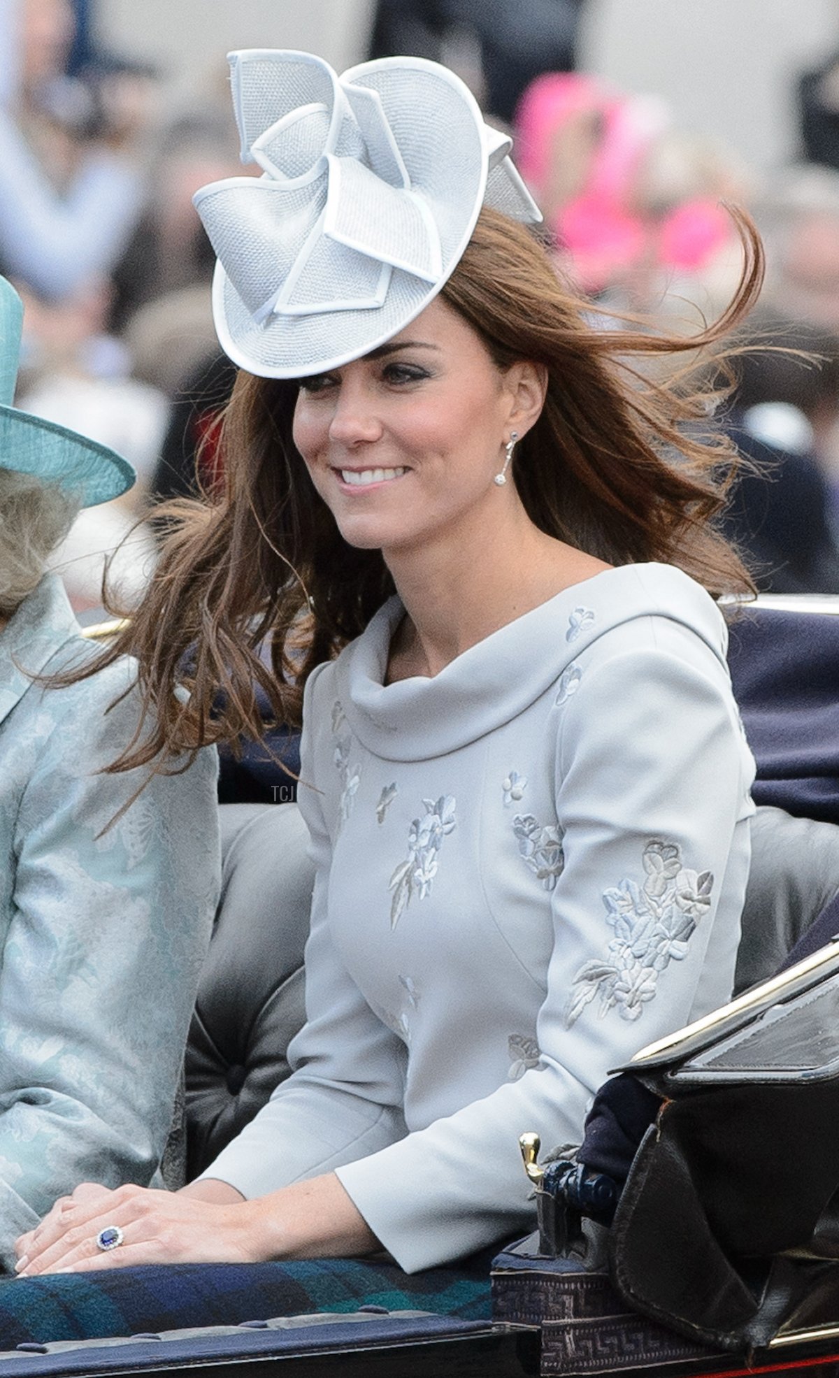 La Duchessa di Cambridge in carrozza durante il Trooping the Colour il 16 Giugno 2012 a Londra, Inghilterra (LEON NEAL/AFP via Getty Images)