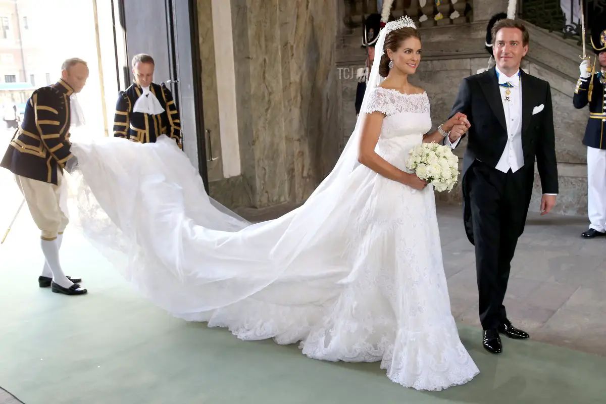 Principessa Madeleine di Svezia e Christopher O'Neill partono dopo il loro matrimonio al Palazzo Reale l'8 giugno 2013 a Stoccolma, Svezia (Chris Jackson/Getty Images)