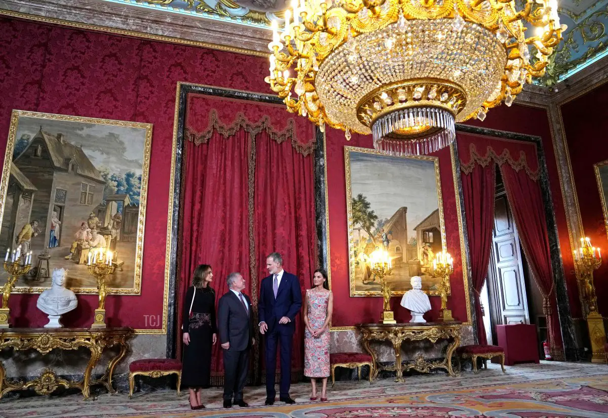 Il Re e la Regina di Spagna ospitano il Re e la Regina di Giordania per un pranzo ufficiale al Palazzo Reale di Madrid, 19 giugno 2023 (PAUL WHITE/POOL/AFP tramite Getty Images)