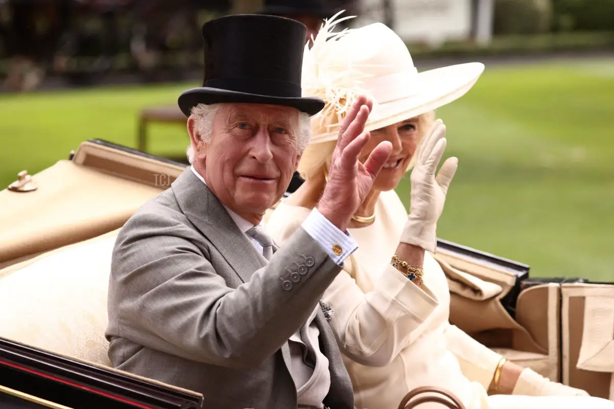 Re Carlo III e Regina Camilla partecipano al quinto giorno di Royal Ascot il 24 giugno 2023 (HENRY NICHOLLS/AFP via Getty Images)