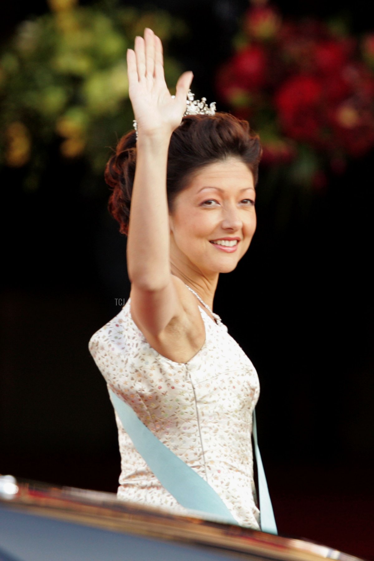 Principessa Alexandra di Danimarca arriva per un gala pre-matrimonio presso il Teatro Reale di Copenhagen celebrando il Principe Ereditario Frederik e Mary Donaldson, 13 maggio 2004 (Pascal Le Segretain/Getty Images)