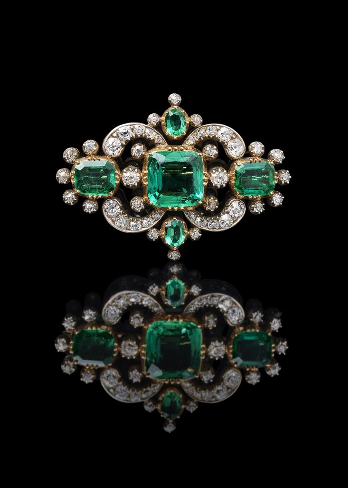 Brooch con smeraldo e diamanti della Principessa Charlotte (Dreweatts)