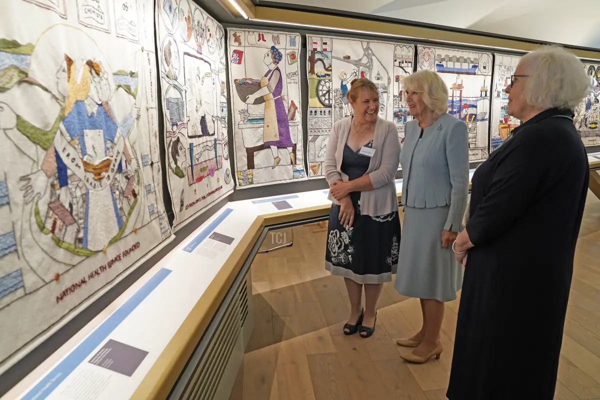 La Regina Camilla visita il centro visitatori del Great Tapestry of Scotland a Galashiels, nei confini scozzesi, il 6 luglio 2023 (Andrew Milligan - Pool/Getty Images)