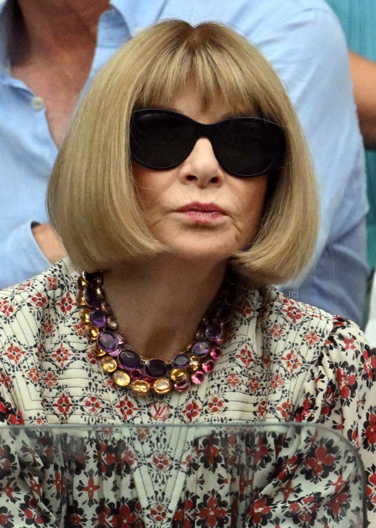 Anna Wintour partecipa al sesto giorno dei Campionati di Wimbledon 2023 all'All England Tennis Club a Wimbledon, Londra sud-ovest, il 8 luglio 2023 (GLYN KIRK/AFP via Getty Images)