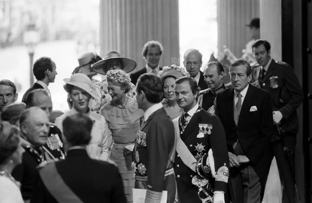 Membri di famiglie reali straniere arrivano alla Cattedrale di St. Paul per il matrimonio del Principe di Galles e di Lady Diana Spencer, 29 luglio 1981 (PA Images/Alamy)