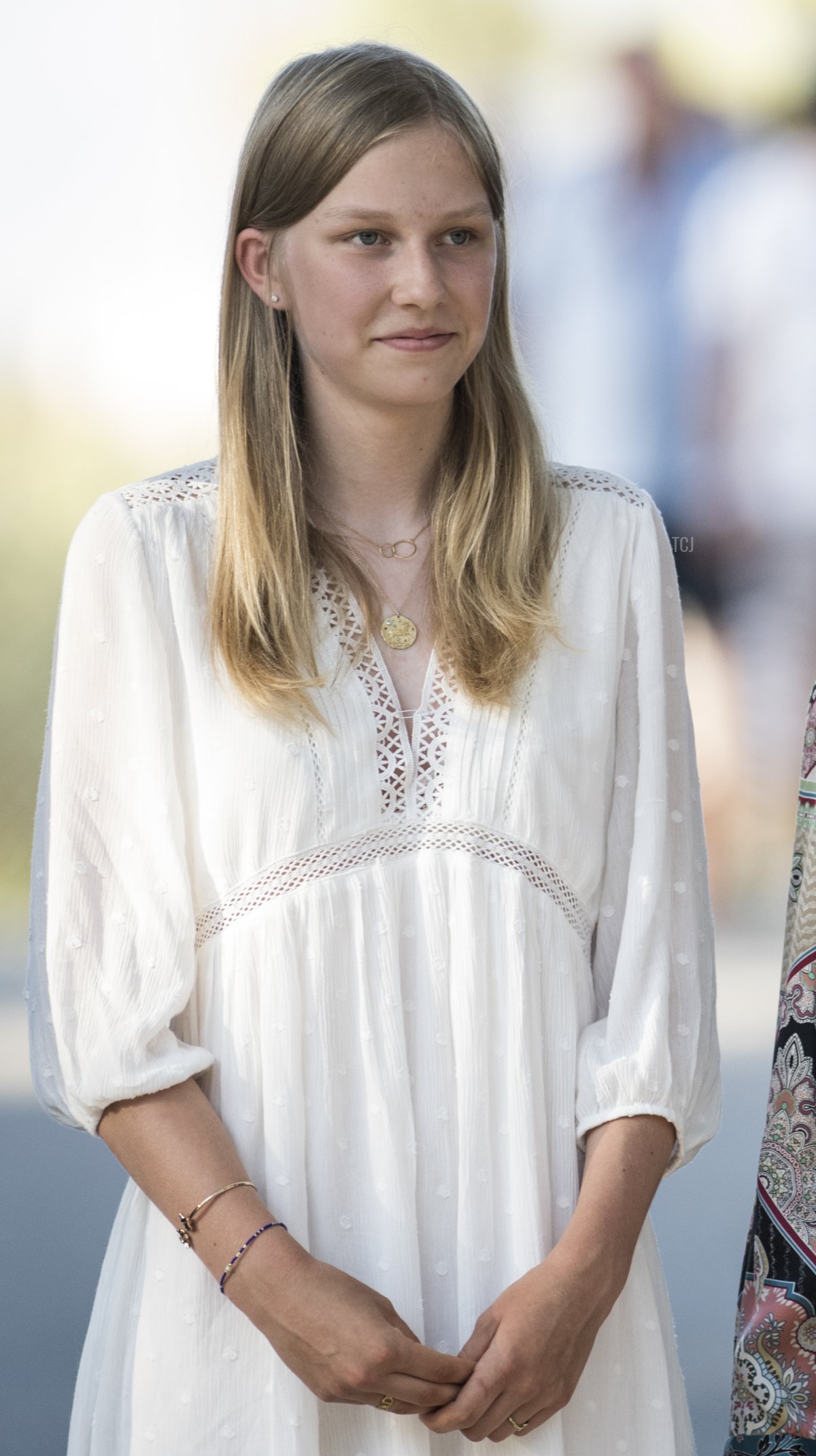 La Principessa Eleonore del Belgio partecipa a un evento commemorativo il 31 luglio 2023 a Motril, Spagna, in occasione del 30° anniversario della morte del Re Baudouin del Belgio (Carlos Gil/Getty Images)