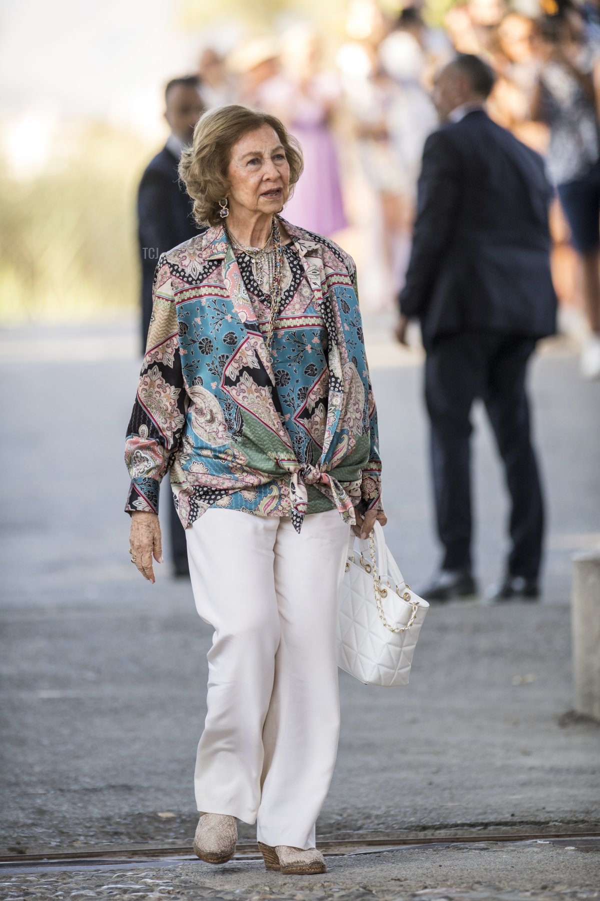 La Regina Sofia di Spagna partecipa a un evento commemorativo il 31 luglio 2023 a Motril, Spagna, in occasione del 30° anniversario della morte del Re Baudouin del Belgio (Carlos Gil/Getty Images)